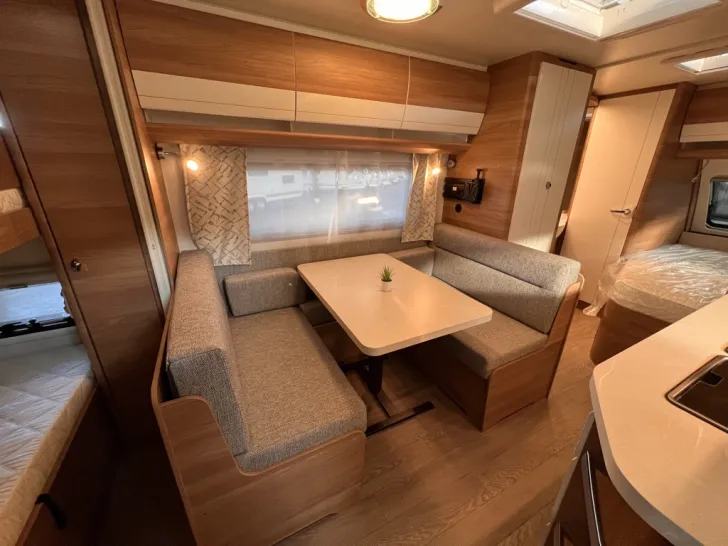 Fahrzeugbild Hobby De Luxe 540 KMFe #8