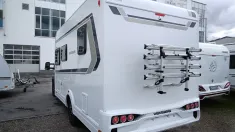 Schräg Hinten