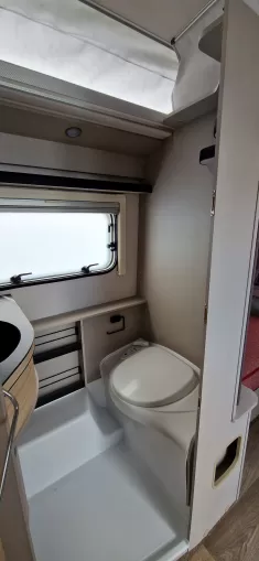 Bild 9 Hymer Eriba Touring 530 TANGO RED ED., MARKISE, AUTARK