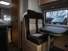 Bild 7 Sunlight Camper Van Cliff 600 Entry
