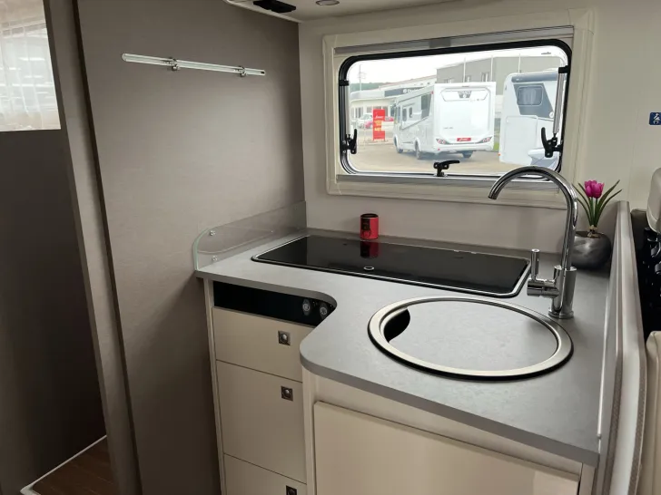 Fahrzeugbild Etrusco T 7.3 SF #11