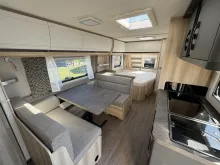 Fahrzeugbild Hobby De Luxe 560 KMFe #8