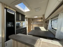 Fahrzeugbild Hobby De Luxe 560 KMFe #11