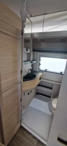 Bild 13 Hymer Eriba Touring 430 AUTARKPAKET,TANGO RED,MARKISE