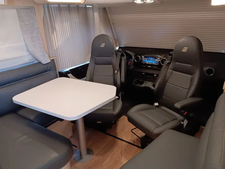 Fahrzeugbild Hymer BML I 880*Hubstützen*AHK*Lithium*ALDE*Solar*VOLL #6