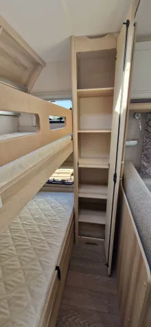 Fahrzeugbild Hobby De Luxe 560 KMFe #19