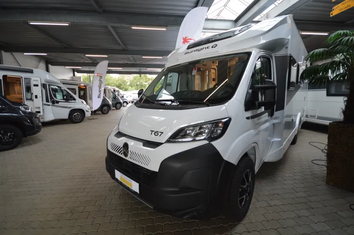 Fahrzeugbild Sunlight T 67 #3