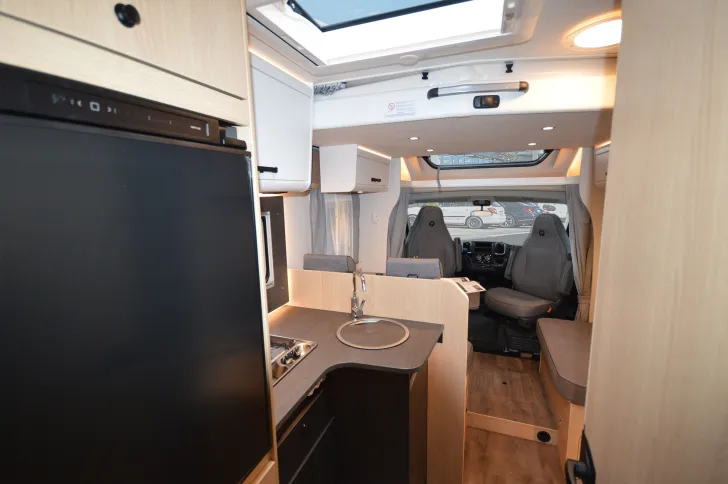 Fahrzeugbild Sunlight T 67 #6