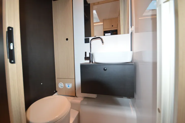 Fahrzeugbild Sunlight T 67 #8