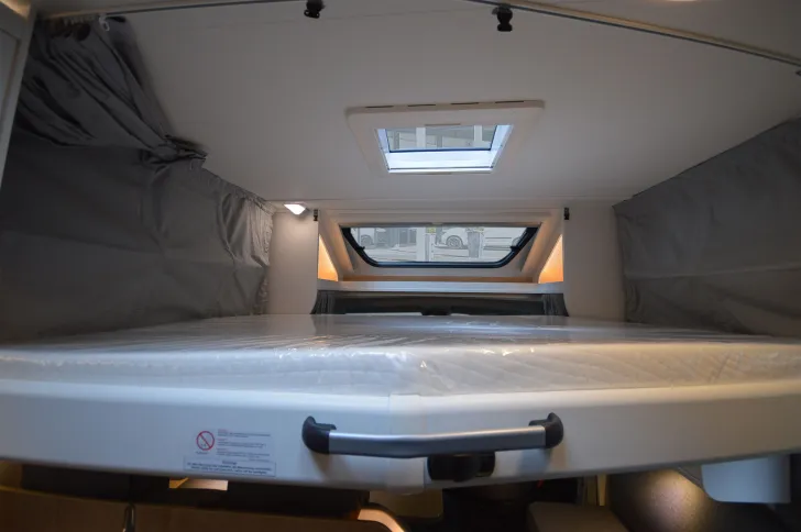 Fahrzeugbild Sunlight T 67 #10