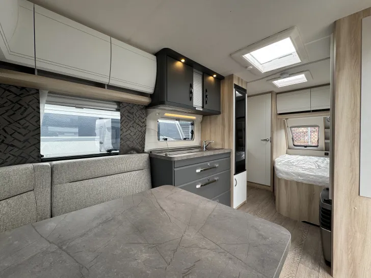 Fahrzeugbild Hobby De Luxe 460 UFe #6