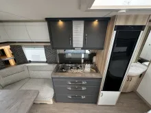 Fahrzeugbild Hobby De Luxe 460 UFe #8