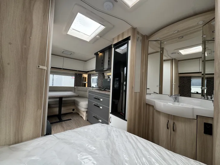 Fahrzeugbild Hobby De Luxe 460 UFe #11