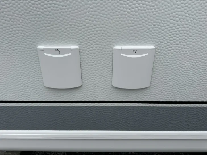 Fahrzeugbild Hobby De Luxe 460 UFe #12