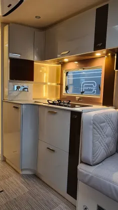 Bild 11 Bürstner Elegance I 910 G Listenpreis: 207.200€