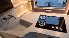 Bild 12 Bürstner Elegance I 910 G Listenpreis: 207.200€