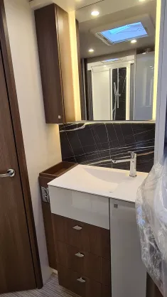 Bild 16 Bürstner Elegance I 910 G Listenpreis: 207.200€