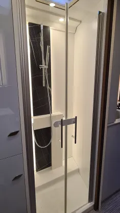 Bild 17 Bürstner Elegance I 910 G Listenpreis: 207.200€