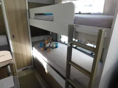 Bild 17 Bürstner Averso Plus 510 TK 2000kg, Fenster Bad, Glattble