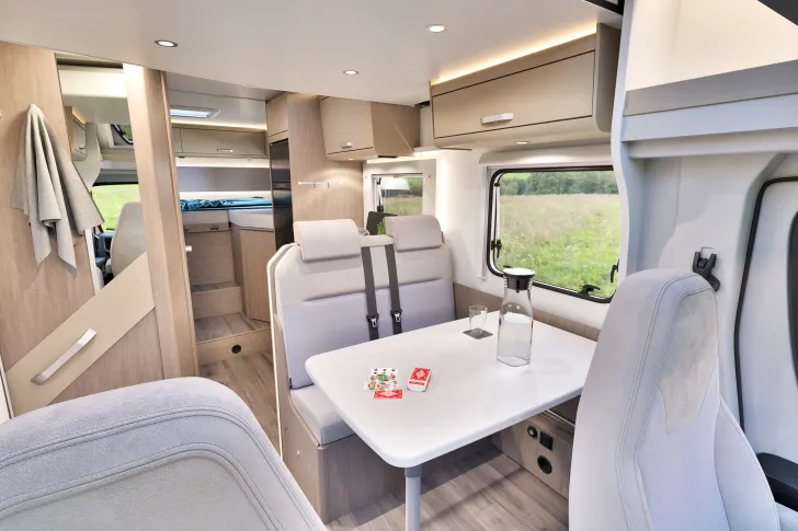 Fahrzeugbild Carado T448 pro+ *Hubbett*Combi-6E*TV-Paket* #14