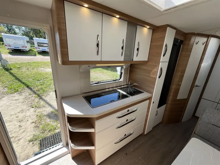 Fahrzeugbild Hobby De Luxe 545 KMF #8