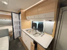 Bild 7 Dethleffs CAMPER 560 FMK