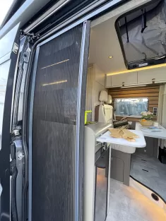 Bild 46 Hymer Yosemite *Aufstelldach*Dieselheizung*