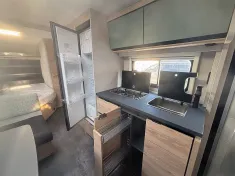 Bild 8 Dethleffs CAMPER 560 FMK