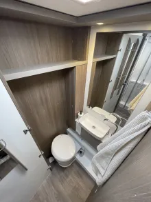 Fahrzeugbild Carado T447 pro+ *Hubbett*Rückfahrkamera* #26