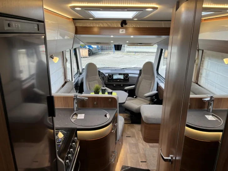 Fahrzeugbild Hymer B-MC I 600 *Arktis*Hubstützen*Solar*Lithium* #23