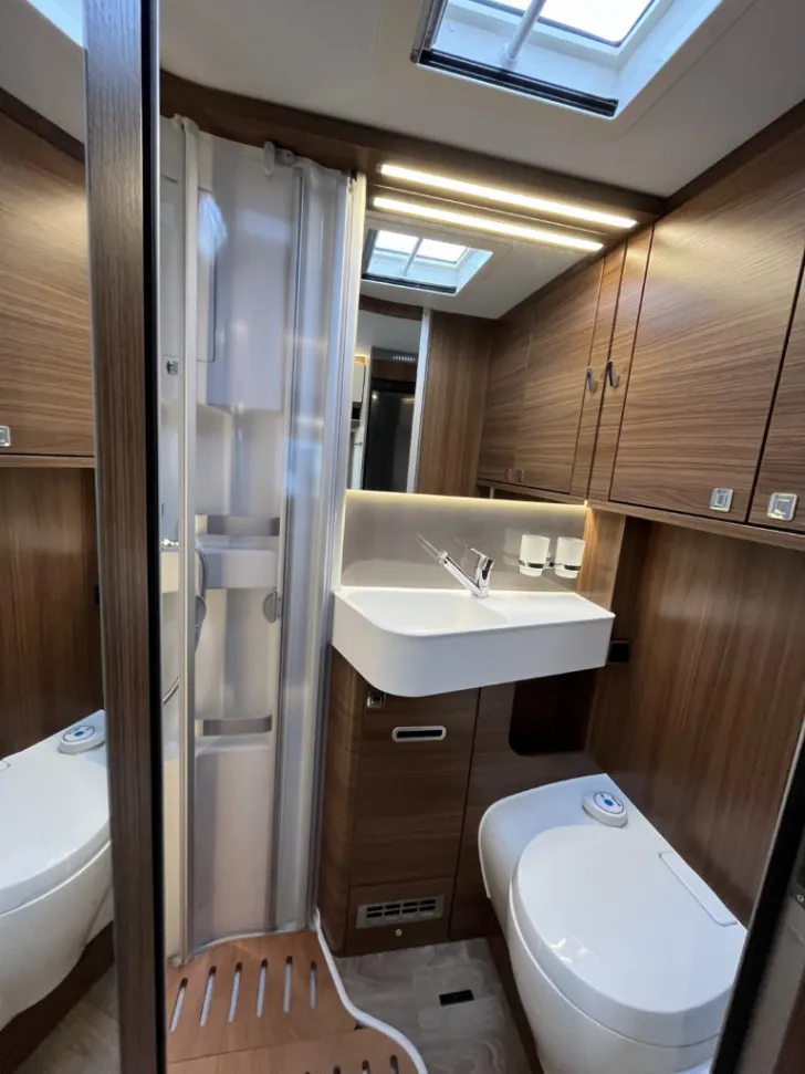 Fahrzeugbild Hymer B-MC I 600 *Arktis*Hubstützen*Solar*Lithium* #26