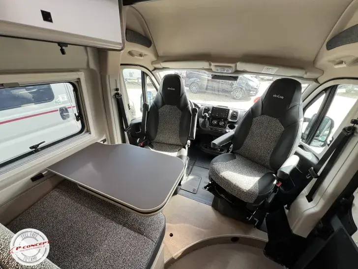 Fahrzeugbild Bürstner Campeo C 600 Skyline Listenpreis: 78.330€ #17