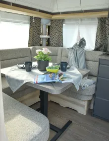 Fahrzeugbild Hobby De Luxe 460 UFe *IC-Sondermodell* #12