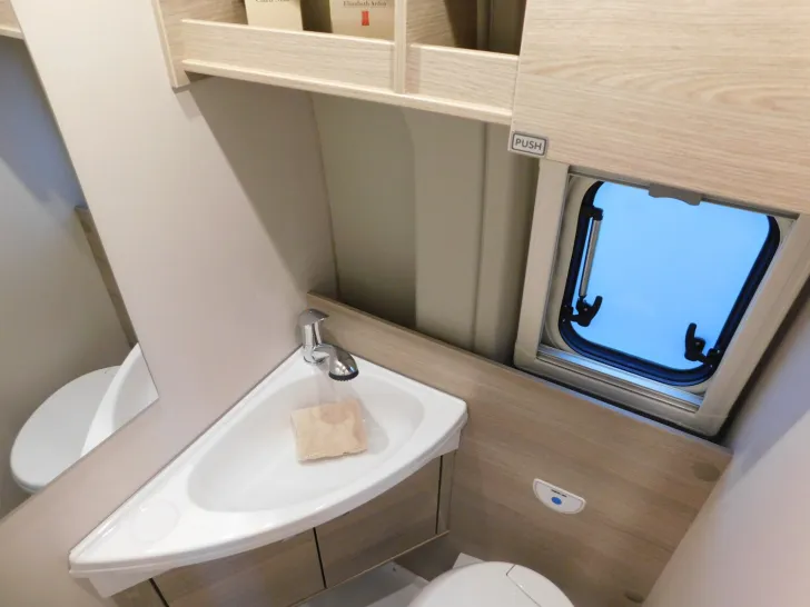 Fahrzeugbild Bürstner Campeo C 540 Navi/RFK, AHK, Sitzheizung, Markise #16