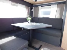 Fahrzeugbild Hobby Maxia 495 UL 1800kg, Bettverbreiterung + Polster #6