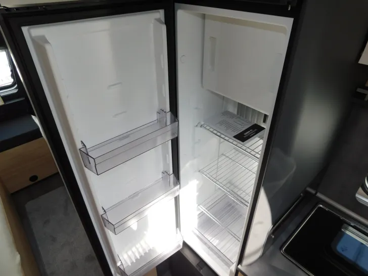 Fahrzeugbild Hobby Maxia 495 UL 1800kg, Bettverbreiterung + Polster #11