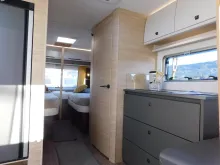 Fahrzeugbild Fendt Apero 495 SG Auflastung, Stauraumklappe, 45Liter #7