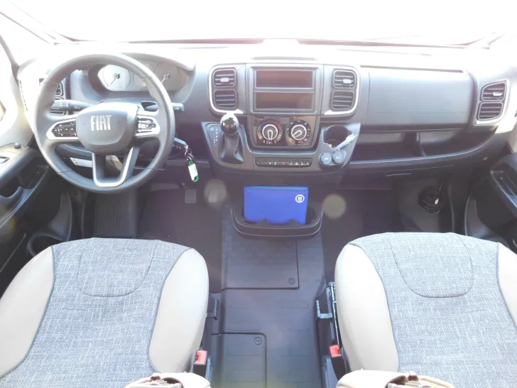 Fahrzeugbild Dethleffs Globetrail 600 DR Fiat Combi6D,Schlafdach,8G-Aut #9