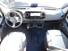 Bild 7 Hymer Grand Canyon S CrossOver Mercedes Aufstelldach