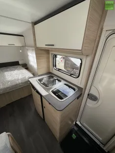 Bild 16 Sterckeman Easy 460CP Dusche Queensbett 2024 Heizung