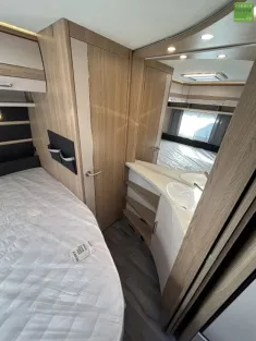 Bild 18 LMC Vivo 522 K Etagenbetten 2000kg Franz.Bett