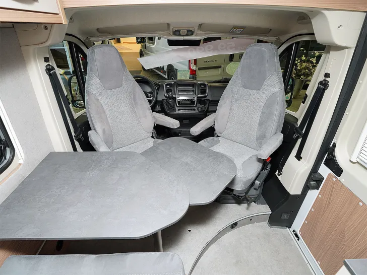 Fahrzeugbild Pössl D-LINE 2WIN S PLUS #12