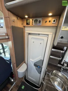 Fahrzeugbild Knaus Sky Traveller Family 500 D 5,61m Solar Navi #28