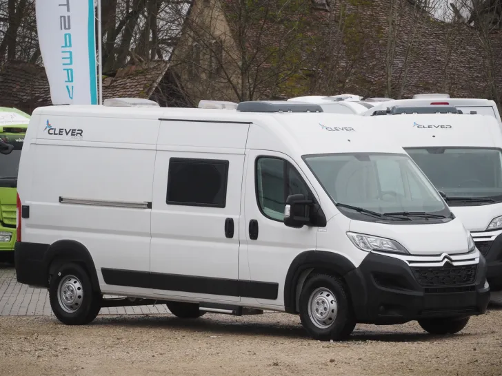 Fahrzeugbild Clever Vario Kids, Schwenkbad, Navi, Sale 7.000€! #2