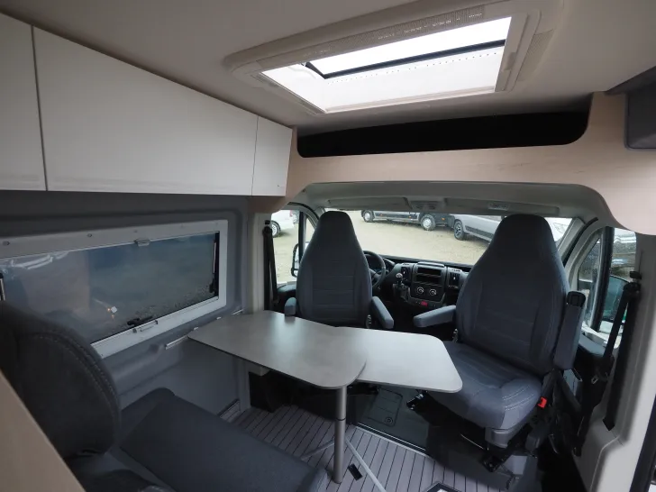 Fahrzeugbild Clever Vario Kids, Schwenkbad, Navi, Sale 7.000€! #13