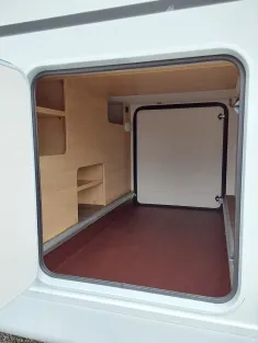 Bild 4 Sunlight T 67S Hubbett, AWT isoliert, großer Kühlschrank