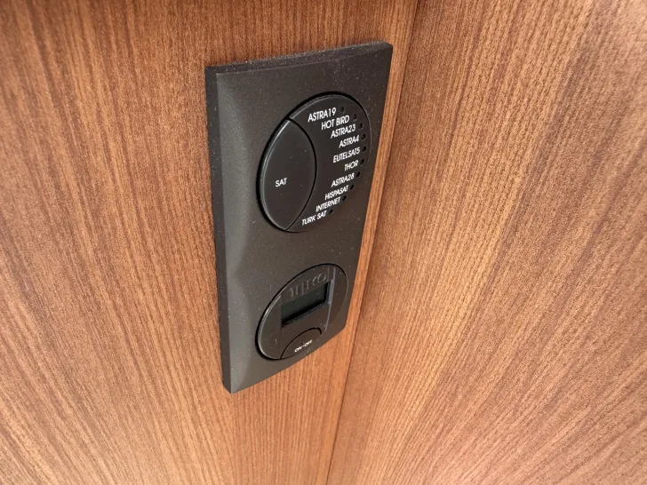 Fahrzeugbild LMC Explorer I 675 G #9