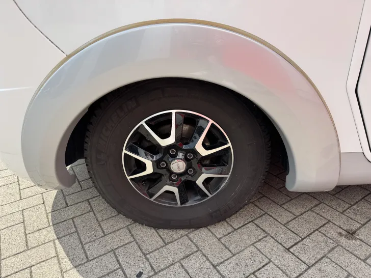 Fahrzeugbild LMC Explorer I 675 G #11