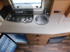 Bild 11 Knaus Sport 420 QD Mover, Fahrradträger, Vorzelt