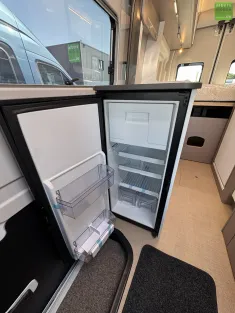 Bild 15 Bürstner Signeo C 590 Automatik Markise 9 Zoll Pioneer